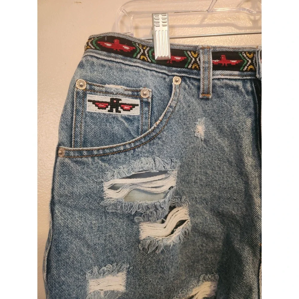 Vintage Mountain Lake Denim Shorts With Embroidered Southwestern Belt Size 10‎